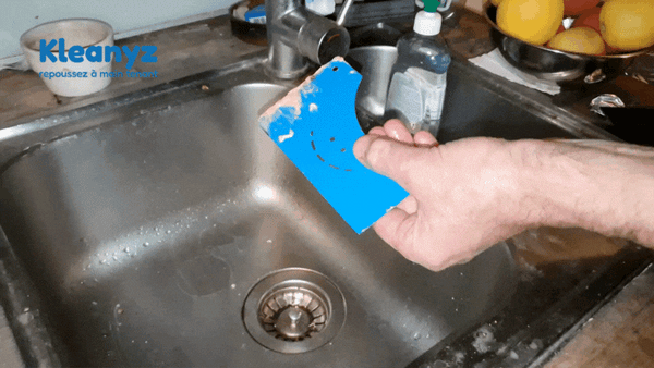 Kleanyz est conçu pour repousser, pas pour absorber, il est donc très facile à nettoyer